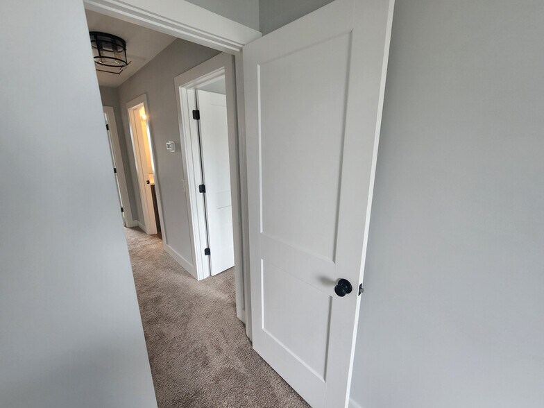 Building Photo - Room in Townhome on St James St NW