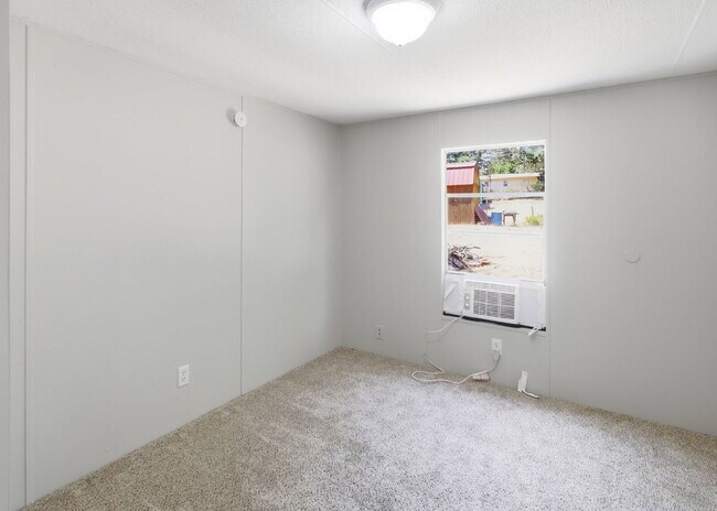 Building Photo - 3 Bedroom Home on Over .2 Acres with Canyon Lake Access!