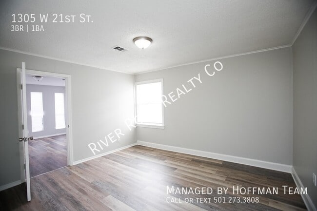 Building Photo - 1305 W 21st St