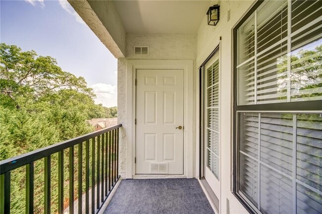 Building Photo - 3275 Lenox Rd NE