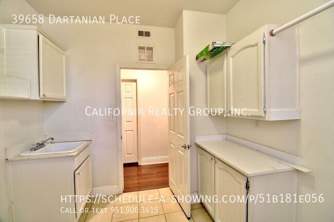 Building Photo - 39658 Dartanian Pl