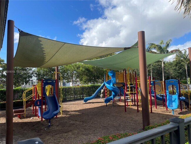 Building Photo - 8175 NW 104th Ave