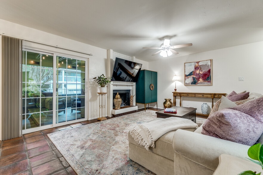 Building Photo - 5142 Amesbury Dr