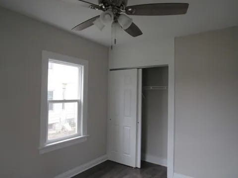 Building Photo - 1152 E Maple St