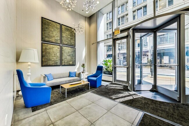 Building Photo - 8 E Randolph St