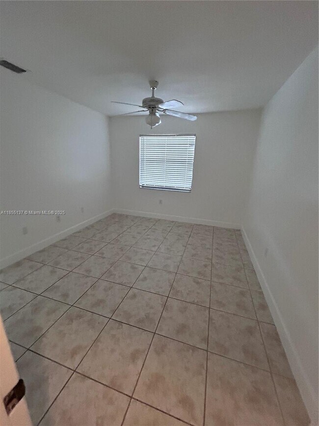 Building Photo - 6040 Shaker Wood Cir