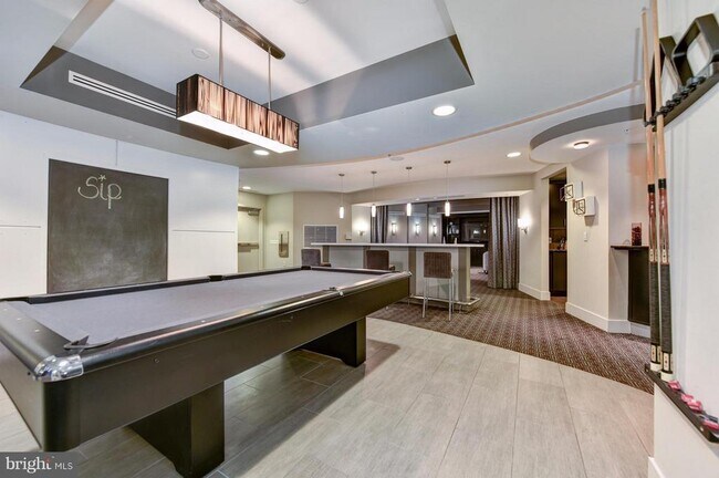 Building Photo - 525 N Fayette St