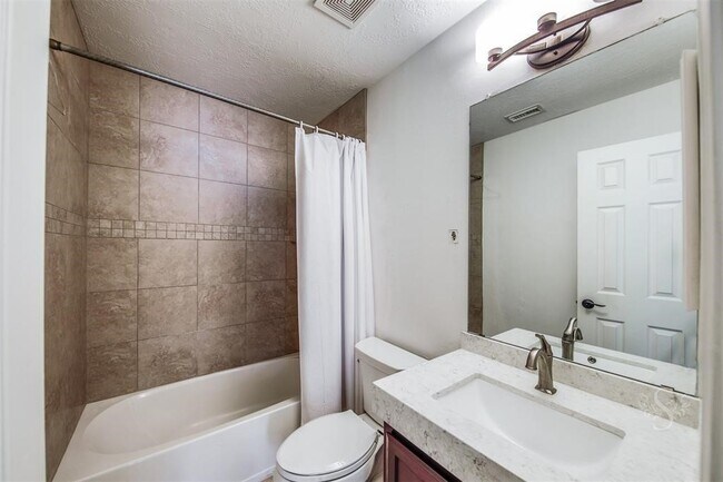 Building Photo - 2211 Merrill Hills Cir