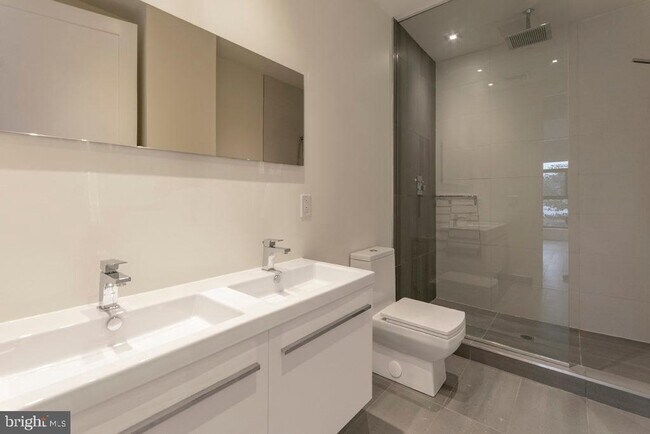 Building Photo - 240 N 2nd St