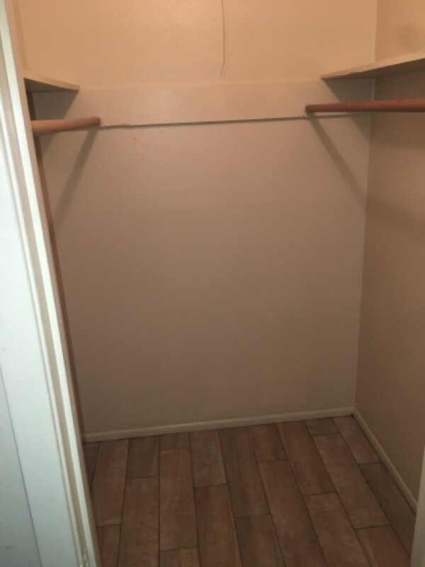 Building Photo - 1410 N Avenue R