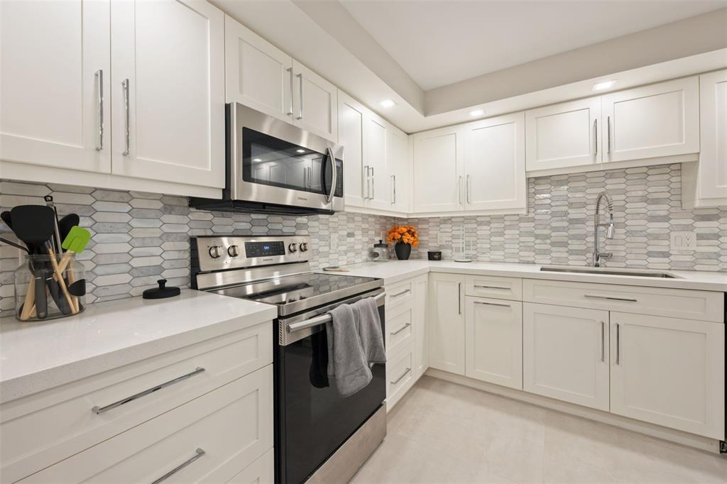 Building Photo - 3500 Galt Ocean Dr