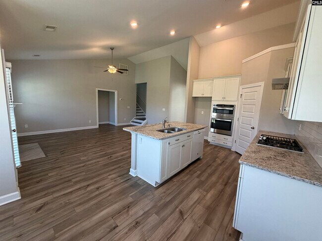 Building Photo - 764 Ruskin Dr