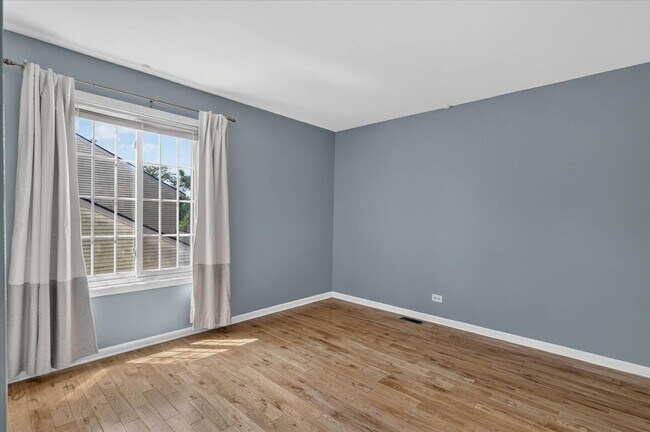 Building Photo - 901 Ashford Ln
