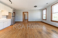 Building Photo - 243 E 11th St