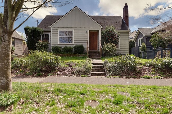 Building Photo - Charming 1901 Bungalow with Modern Updates...