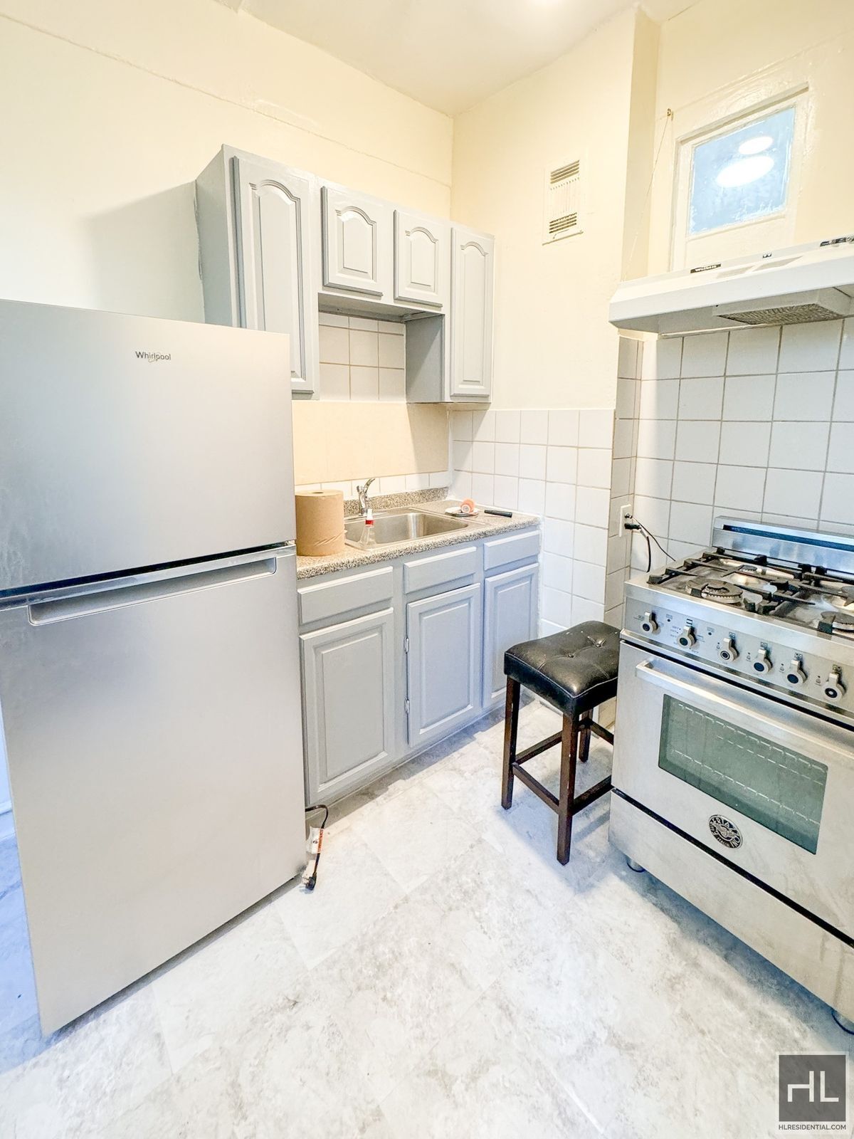 Building Photo - MADISON STREET