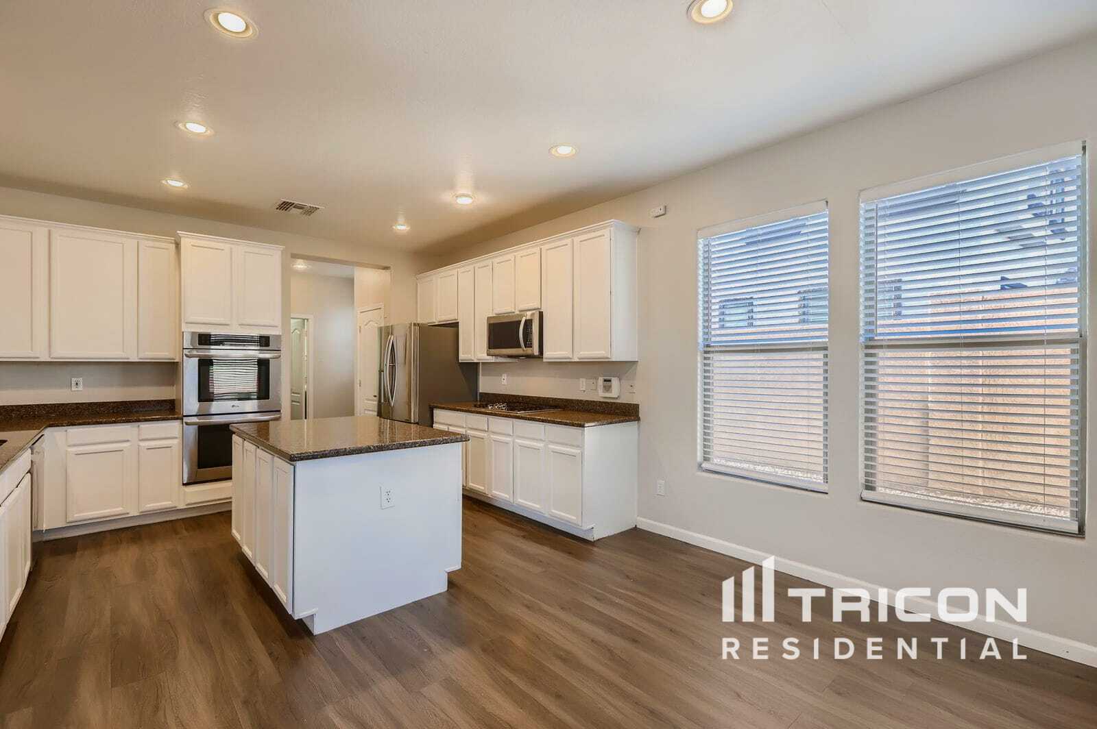 Building Photo - 26011 N Sandstone Way