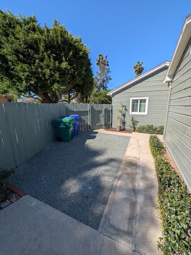 Building Photo - PC - 6673-6675 Amherst