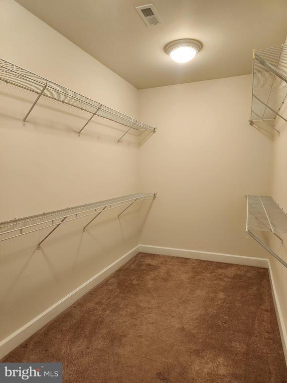 Building Photo - 20667 Golden Ridge Dr