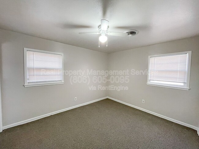 Building Photo - 5424 6th St