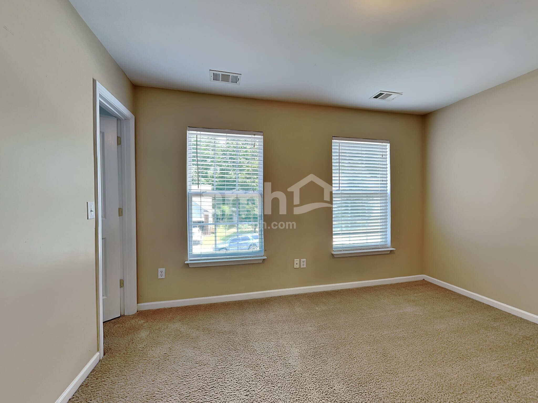 Building Photo - 11 Knoll Ridge Dr