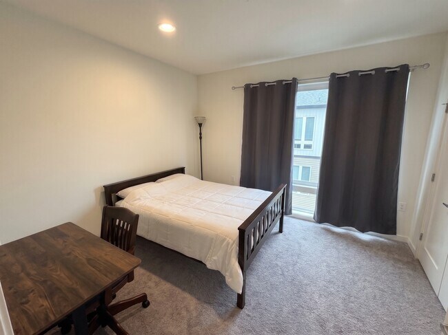 Building Photo - 1463 Wheyfield Dr