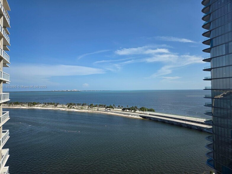 Building Photo - 2451 Brickell Ave