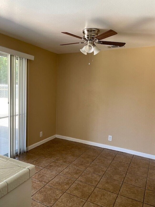 Building Photo - Lease Your Dream Home in the Country!