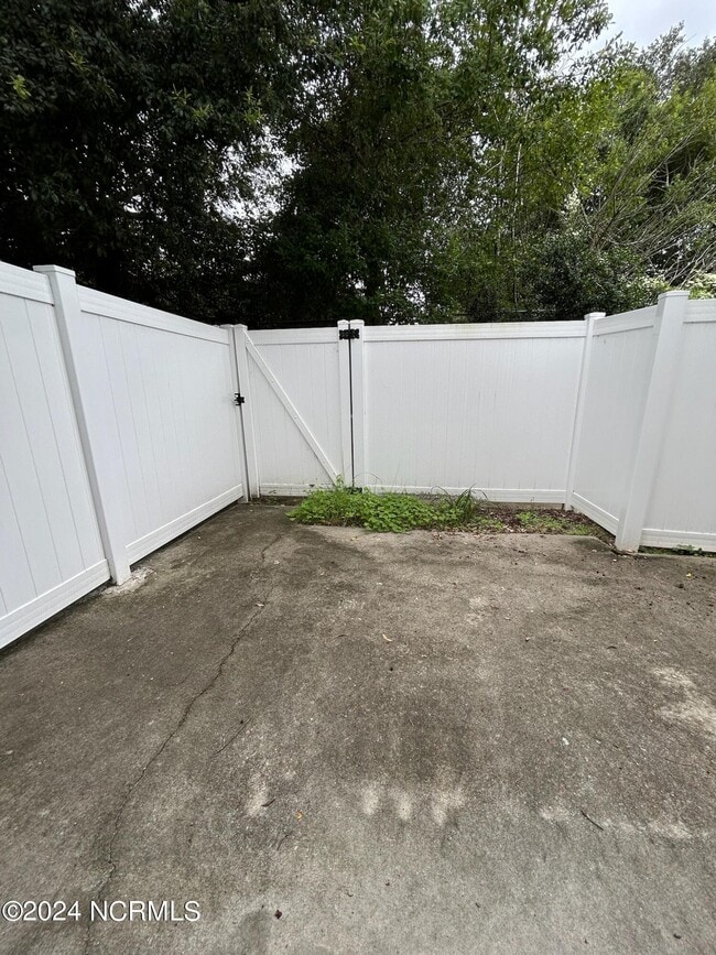 Building Photo - 3827 Sterling Pointe Dr