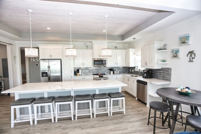 Building Photo - 939 Palm Ridge Dr