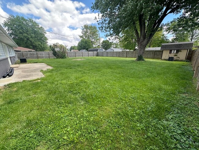 Building Photo - 2063 W Highland Ln
