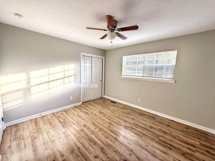 Building Photo - 5473 Pine Rd