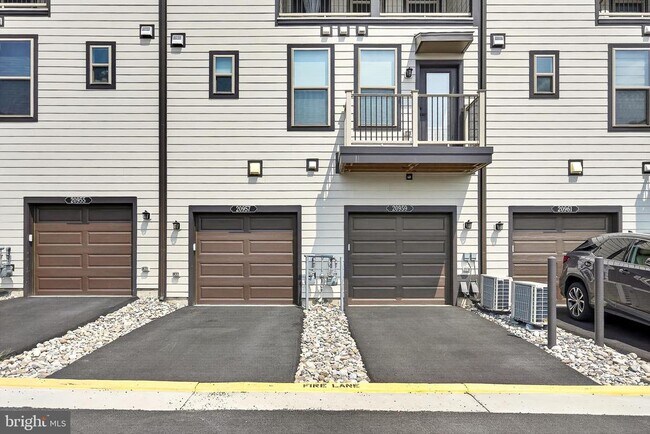Building Photo - 20957 Bluebird Sq