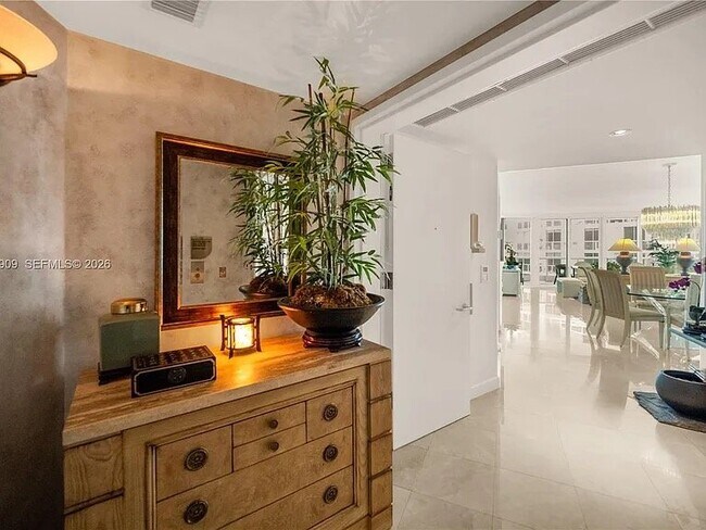 Building Photo - 2127 Brickell Ave