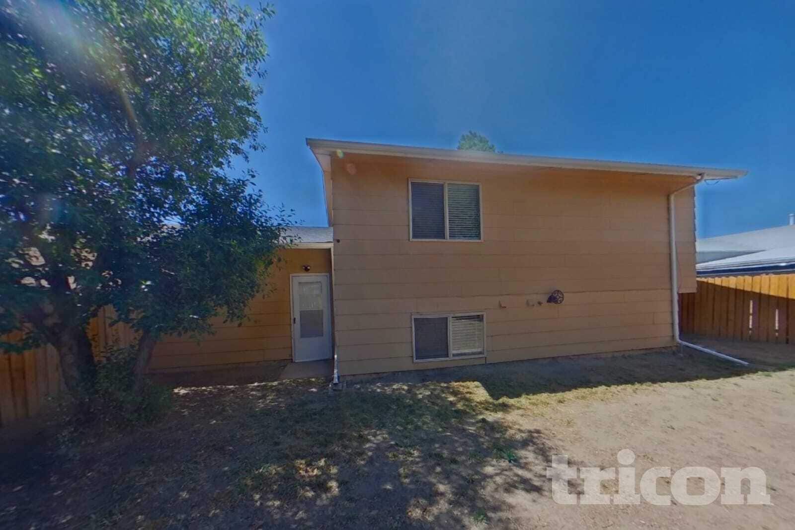 Building Photo - 3127 Moonbeam Cir S