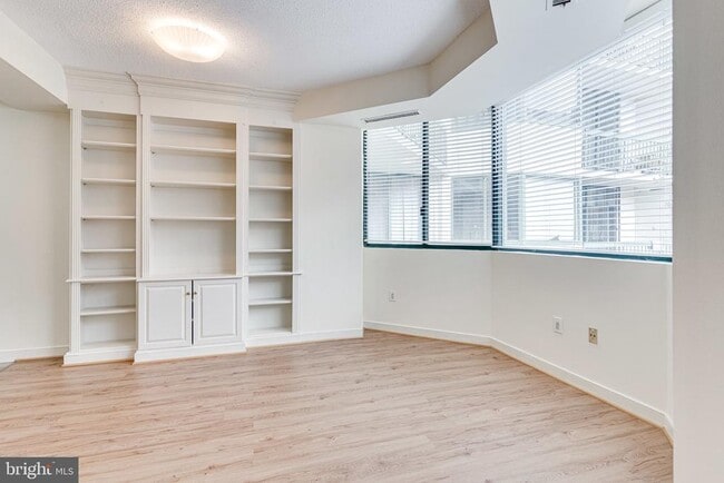 Building Photo - 955 26th St NW