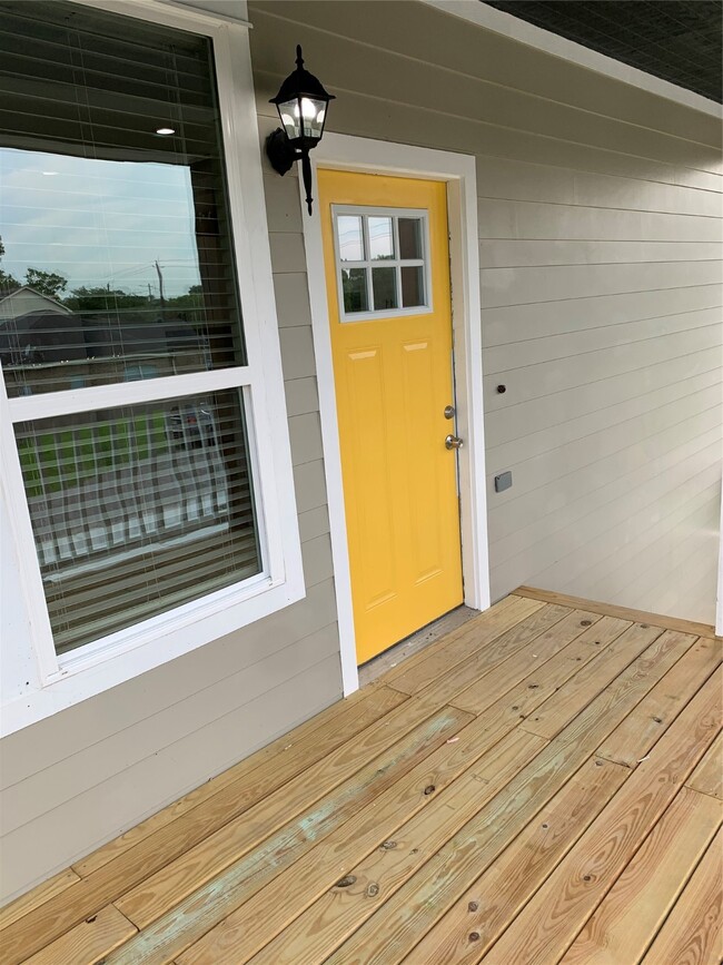 Building Photo - 4221 Alvin St