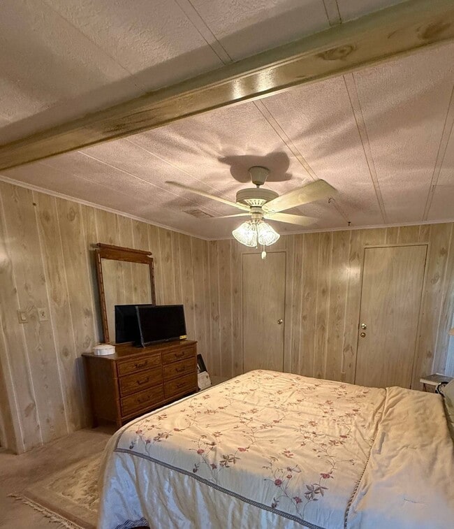 Building Photo - 128 Needle Palm Ln