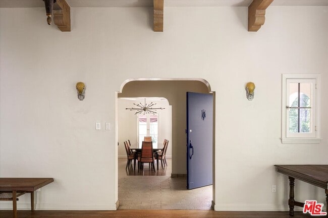 Building Photo - 2030 Laurel Canyon Blvd