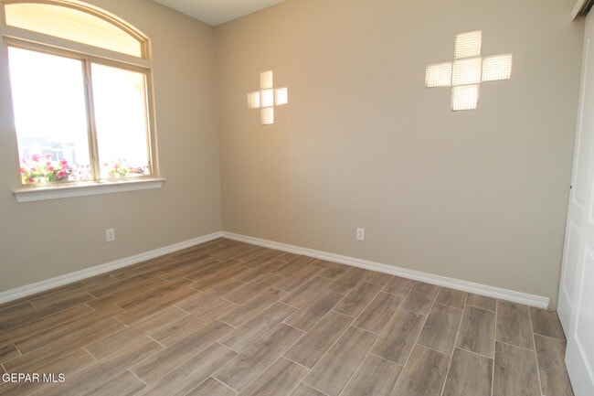 Building Photo - 2216 Amber Point Pl
