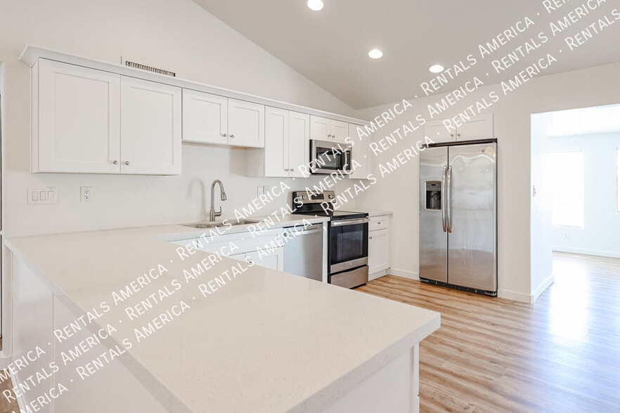 Building Photo - 17848 N 30th Pl