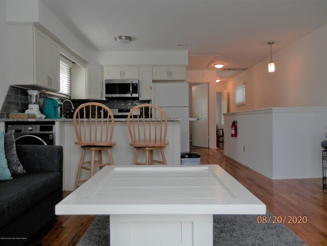 Building Photo - 613 Brinley Ave