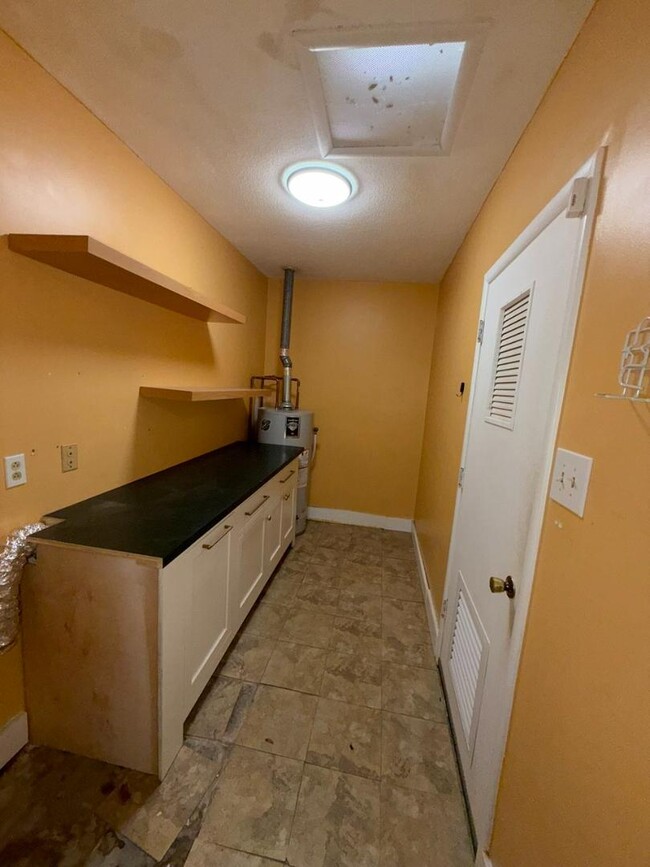 Building Photo - 106 Penrose Dr