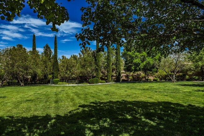 Building Photo - Welcome Home!  One Store Home