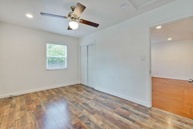 Building Photo - I Street