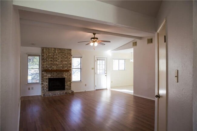 Building Photo - 5912 Shreveport Dr