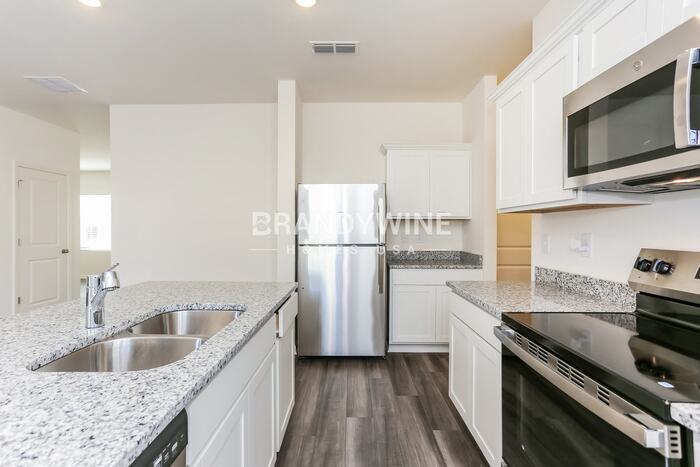 Building Photo - 63 Rowlett Pl