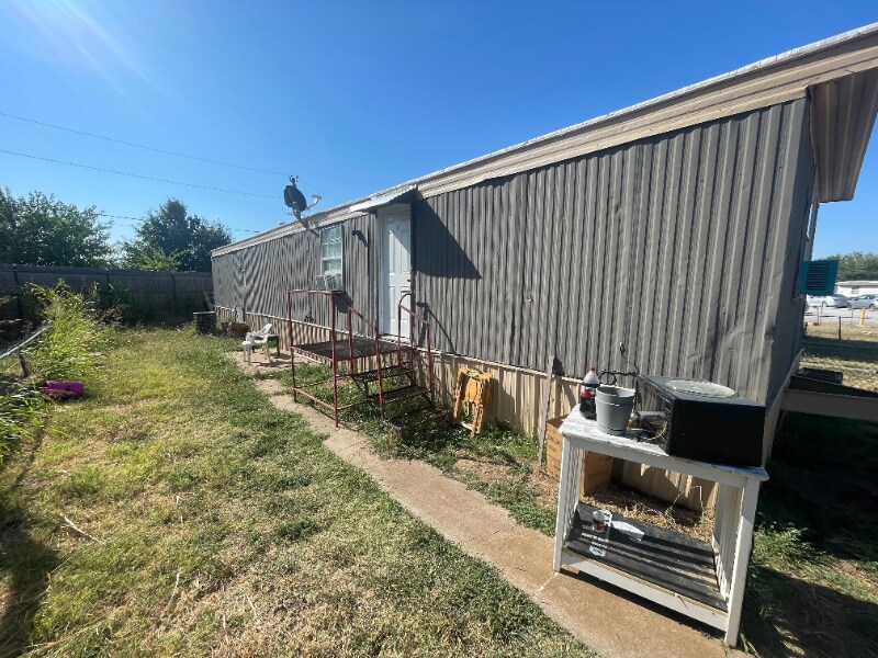 Building Photo - 2504 SW Jefferson Ave