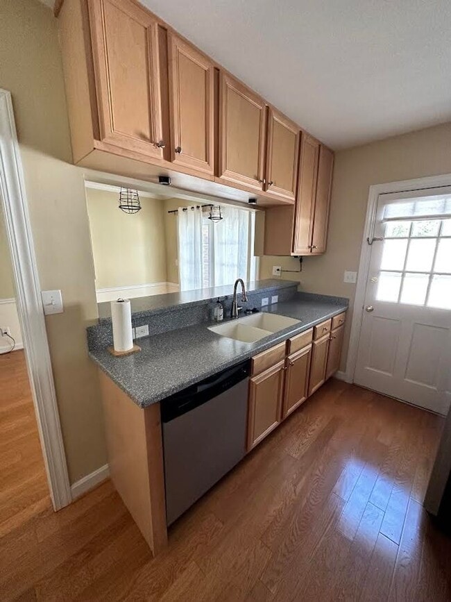 Building Photo - 305 Hanover Arms Ct