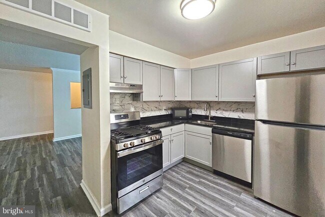 Building Photo - 9639 White Acre Rd